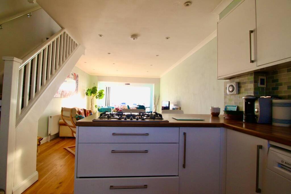 Serenity "Your Calm Seafront Retreat" By Air Premier Seaford Exteriér fotografie