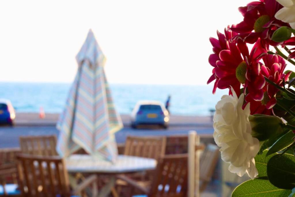 Serenity "Your Calm Seafront Retreat" By Air Premier Seaford Exteriér fotografie
